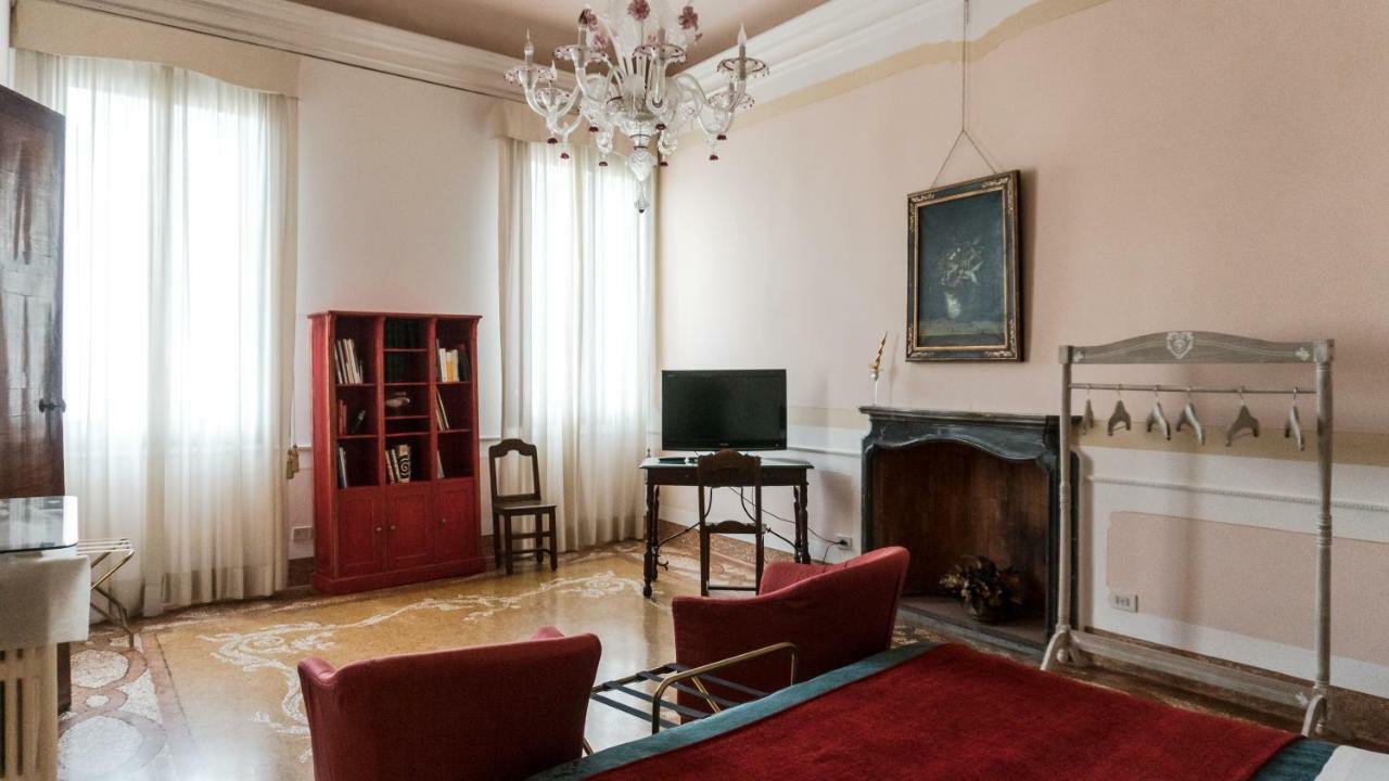 Luxury Balcony Apartment Venezia Esterno foto